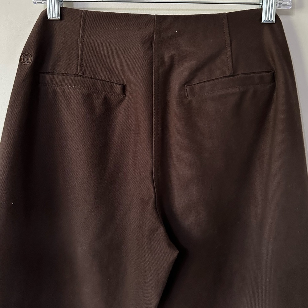 Lululemon Espresso Utilitech Relaxed Mid-Rise 7/8 Trouser - Picture 5 of 10